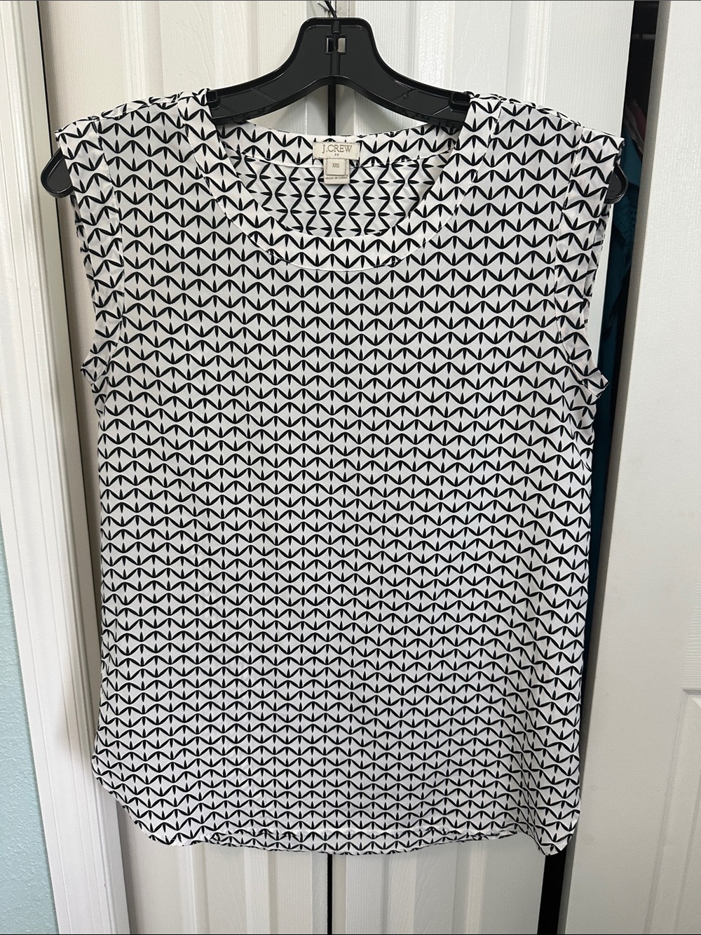 J. Crew Black & White Geometric Sleeveless Shell